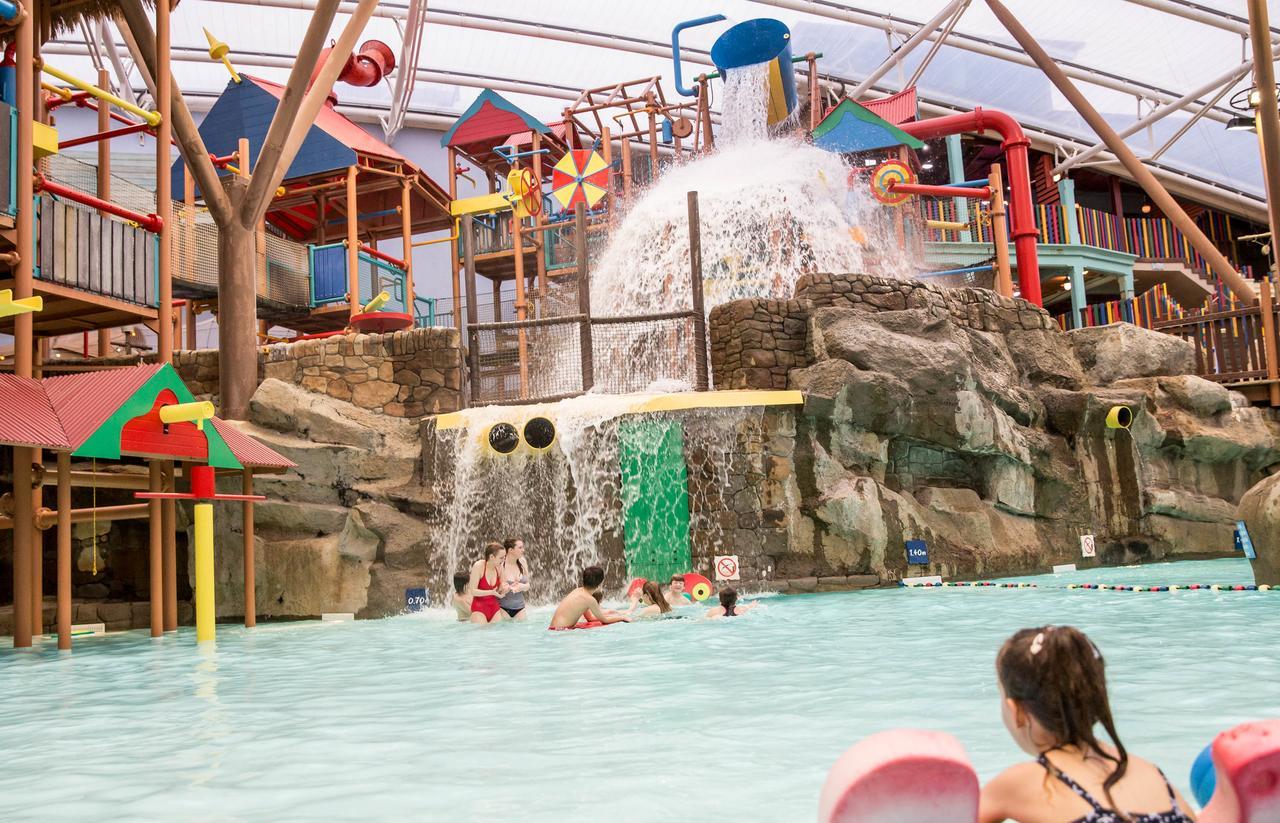 Alton Towers Resort Biddulph  Extérieur photo