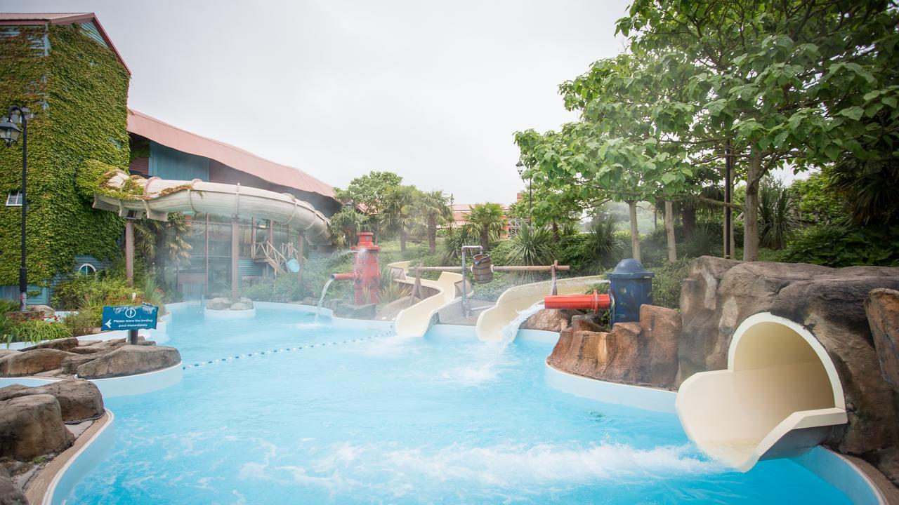 Alton Towers Resort Biddulph  Extérieur photo