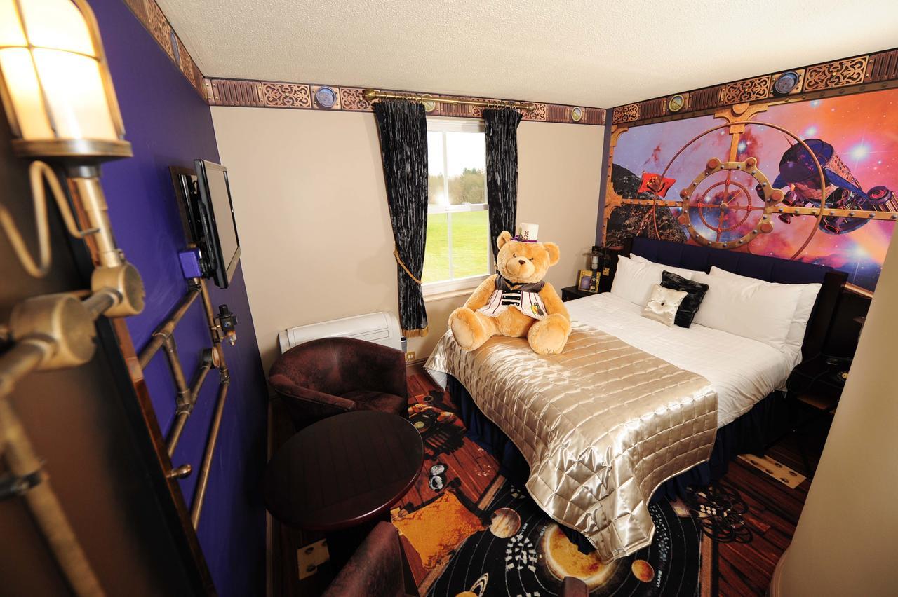 Alton Towers Resort Biddulph  Extérieur photo