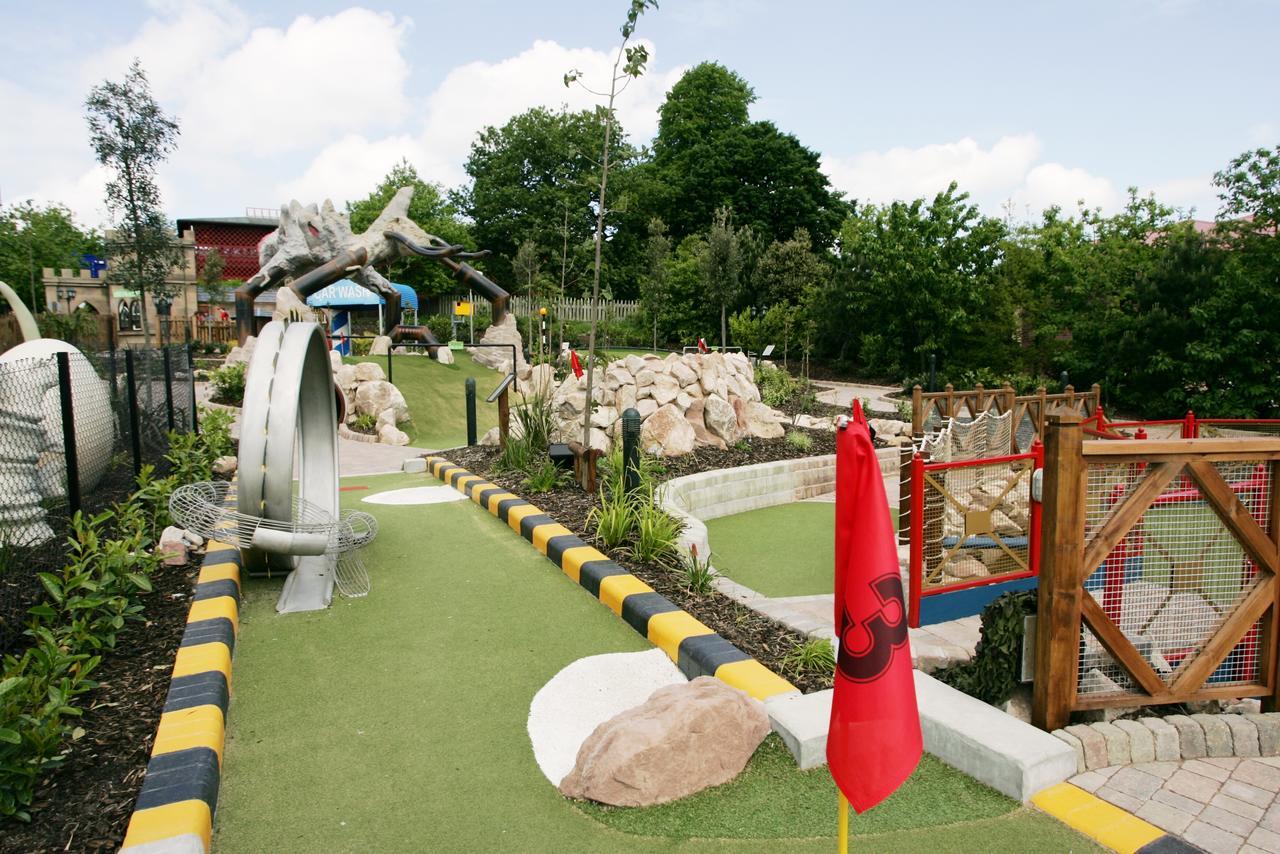 Alton Towers Resort Biddulph  Extérieur photo